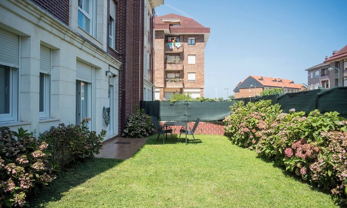 Somo Hotel | Exquisite Apartamentos Somo: Spa & Family-Friendly Retreat