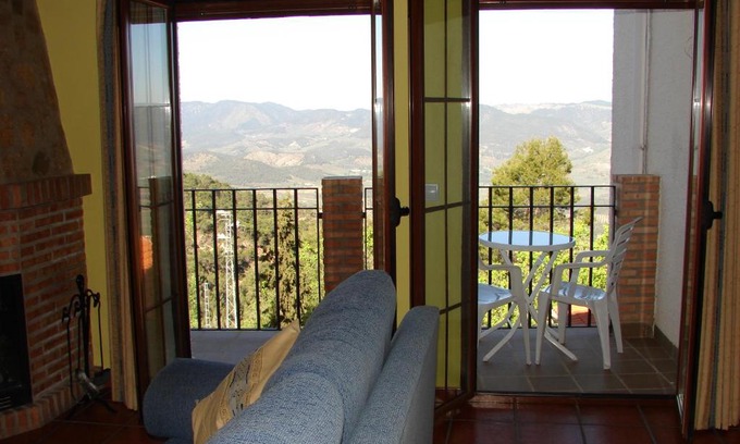 Segura de la Sierra Apartment | Discover Apartamentos Sierra de Segura: Pet-Friendly Retreat