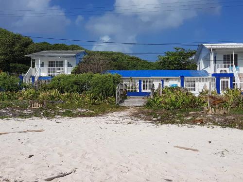 Punta Sur Apartment | Pet-Friendly Apartamentos Sound Bay Beach with Ocean Views