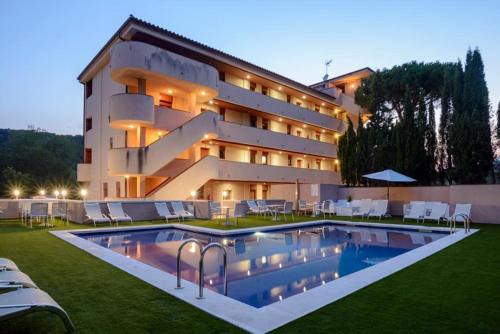 Tossa de Mar Apartment | Discover Tossa Dreams: Oceanfront Paradise Rated 9.4/10