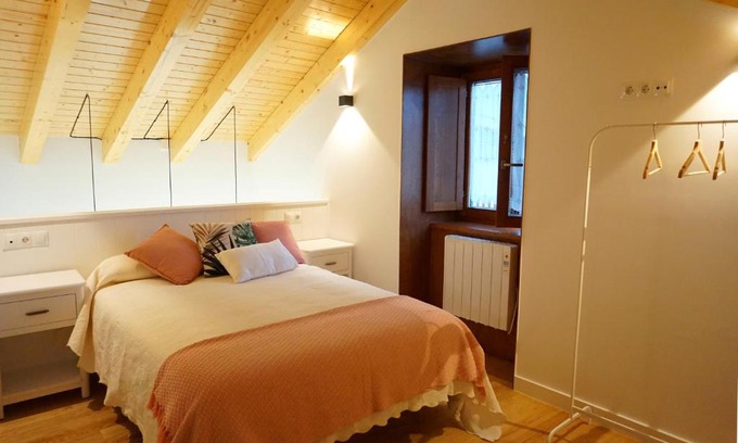 Campos y Salave Apartment | Cozy Ocean View at Apartamentos Turísticos El Peñón
