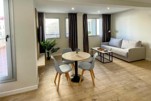 Miranda de Ebro Apartment | Explore Apartamentos Tudanca Miranda: Family-Friendly Stays
