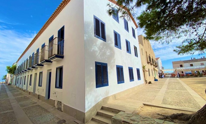 Nueva Tabarca House | Family-Friendly Apartamentos Vientos de Tabarca Awaits
