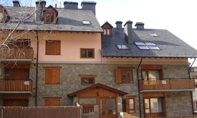 Esterri D'Aneu Apartment | Explore Baqueira & Aigüestortes: Private Garden Apartments