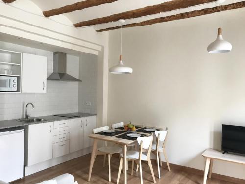Prat de Comte Apartment | Family-Friendly Stay at Apartaments Casa el Metge - 9.1 Rated