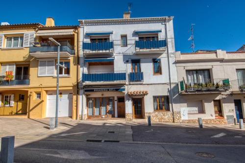 Calella de Palafrugell Apartment | Family-Friendly Getaway at Apartaments Can Niell, 8.6/10