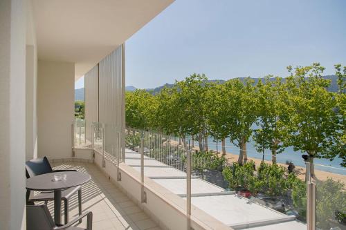 Banyoles Apartment | Elegant Apartments La Carpa - 4-Star, Pet Friendly Retreat