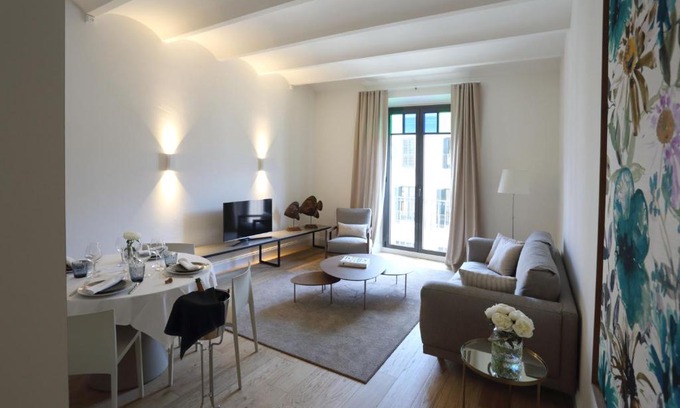 Old Town Apartment | Exceptional Stay at Apartaments Plaça Del Vi - 4 Star Experience