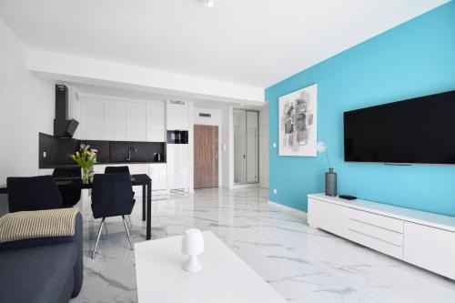 Rewal Apartment | Top-Rated Ada Resort Klifowa with Pool and Ocean Views