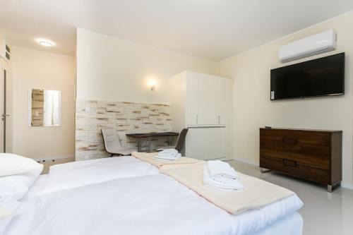 Saska Kepa Apartment | Prime Location: Apartamenty Dom Saski Near Warsaw Center
