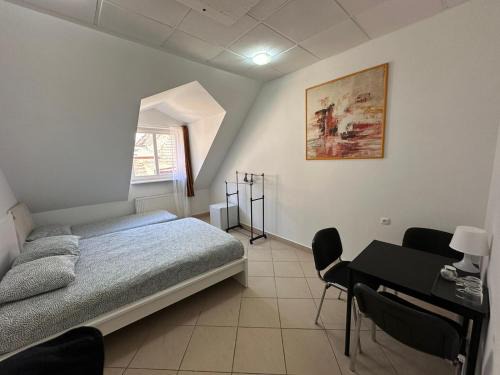 Poznan City Center Bed & Breakfast | Pet-Friendly Apartamenty Gołębia with Family Amenities