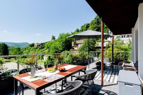 Porabka Apartment | Family-Friendly Apartamenty Kozubnik with Scenic Terrace