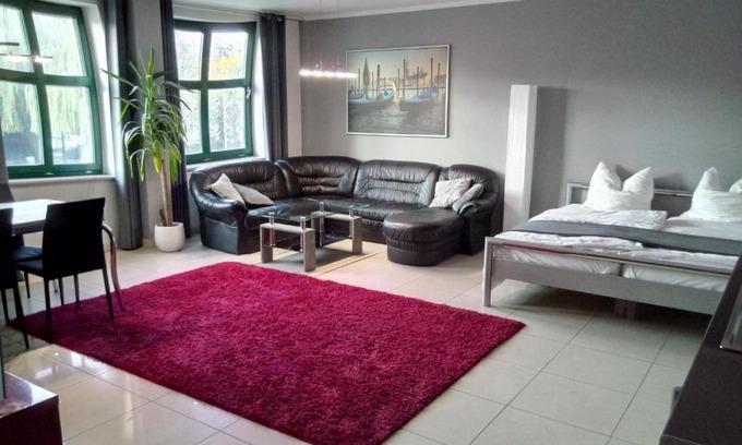 Zielona Gora Apartment | Pet-Friendly Apartamenty Krzywe Okna with Kitchen & High Rating
