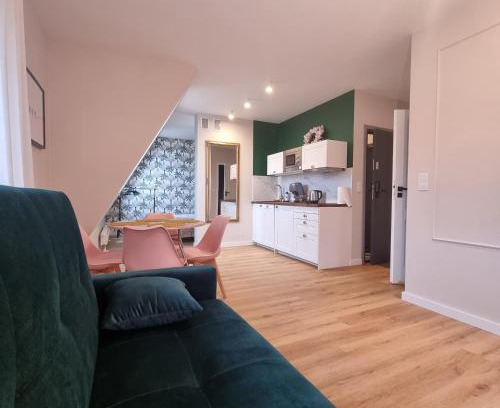 Mszczonow Apartment | Guest Rated 9/10: Apartamenty Pastelowe near Suntago