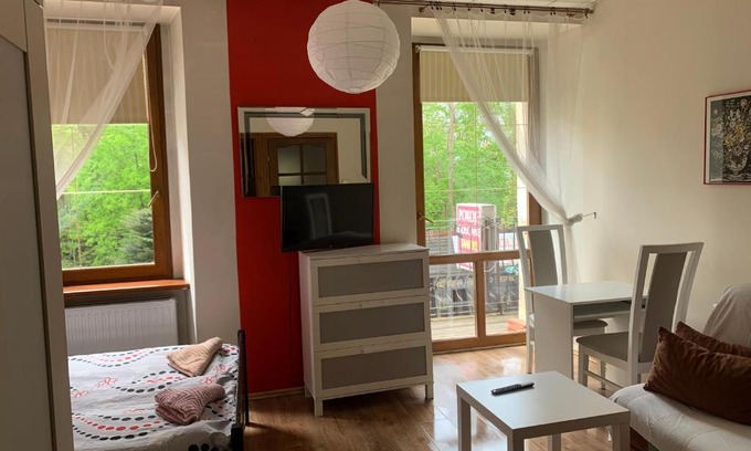 Ladek-Zdroj House | Cozy "MARIA" Apartments: Pet-Friendly Stays With Kitchen