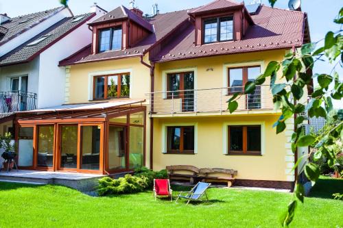 Wieliczka Apartment | Guest Favorite: SaltApart with Kitchen & Breakfast Included