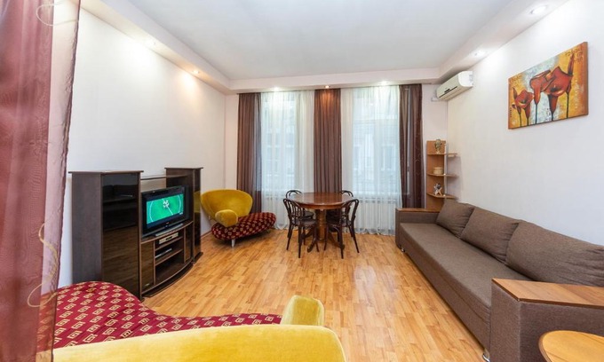 Verkhnie Misto Apartment | Top-Rated Family Retreat at Apartamenty Sofia - 9.8/10!