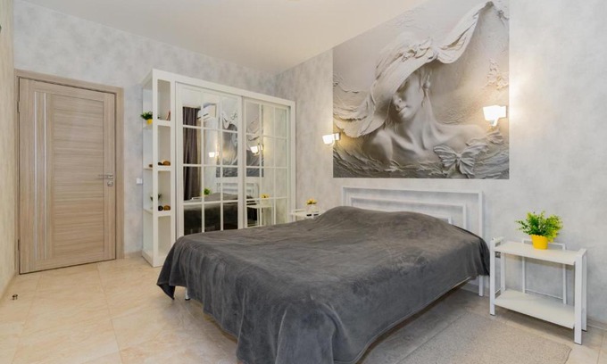 Zapadnyy okrug Apartment | Prime Apartments in the Heart of October Square