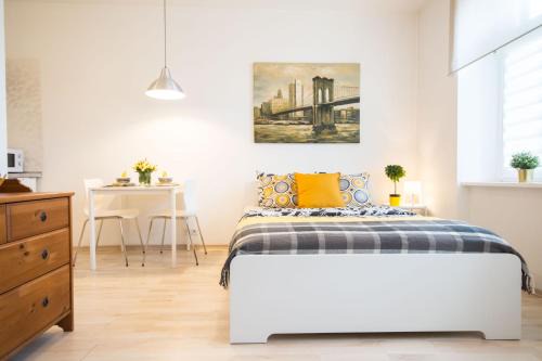 Załeze Apartment | Family-Friendly Apartamenty Zamulkowa 4TWO with Hot Tub