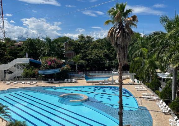 Zona Colonial Apartment | Pet-Friendly Paradise at Apartasol Santafe de Antioquia