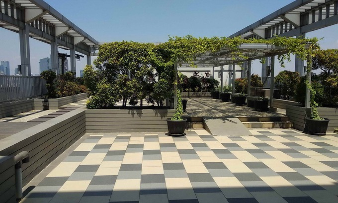 Jakarta Apartment | 4-Star Apartment with Pool, Spa & Hot Tub Amenities