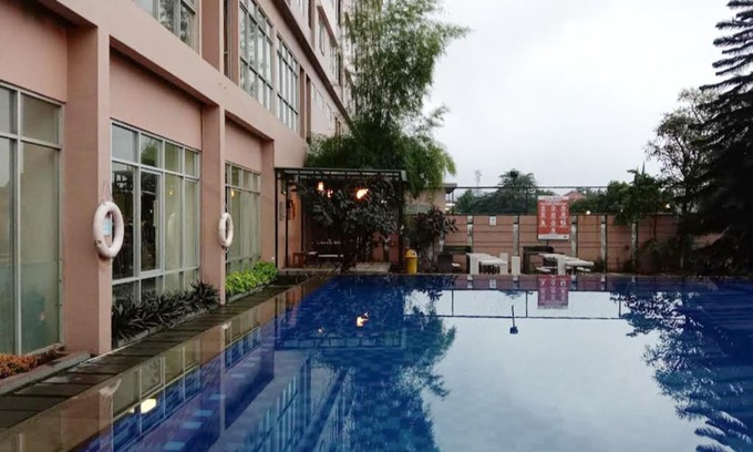 Baros Hotel | Discover The Edge Baros Apartments with Pool Access
