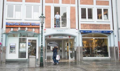 Dusseldorf Old Town Bed & Breakfast | Cozy Apartment with Rooftop Terrace - Perfect for Families