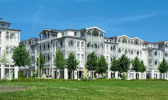 Sellin Apartment | Ideal Lakeside Apartment in Sellin with Balcony & Spa