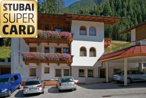 Neustift Im Stubaital Apartment | Discover Aparthaus Akelei: Family-Friendly Retreat with Hot Tub