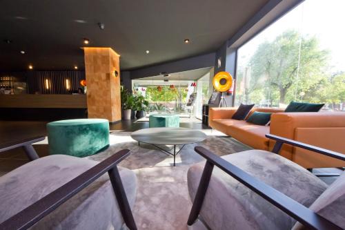 Granollers Hotel | Modern Comfort at Aparthotel Atenea Valles in Barcelona