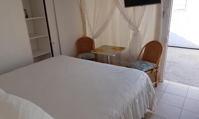 La Serena Apartment | Budget-Friendly ApartHotel Carmona with Family Amenities