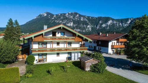 Inzell Apartment | Discover Aparthotel Chiemgaufuchs: Family-Friendly Retreat