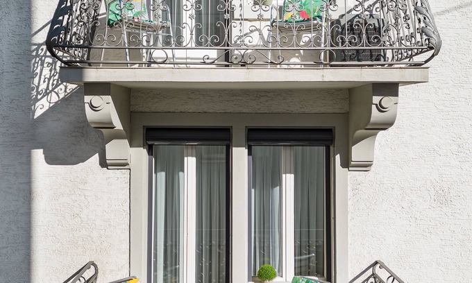 Muhlebach House | Top-Rated APARTHOTEL Familie Hugenschmidt with Spa & Kitchen