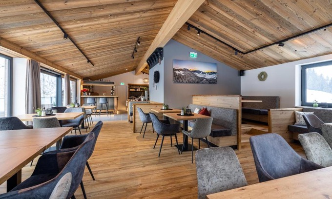 Flachau Apartment | Exceptional Stay at Aparthotel Fuxbau with Pool & Breakfast