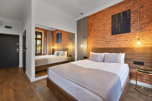 Lodz Apartment | Comfortable Aparthotel Krzywa Kamienica: Top Guest Rated Stay