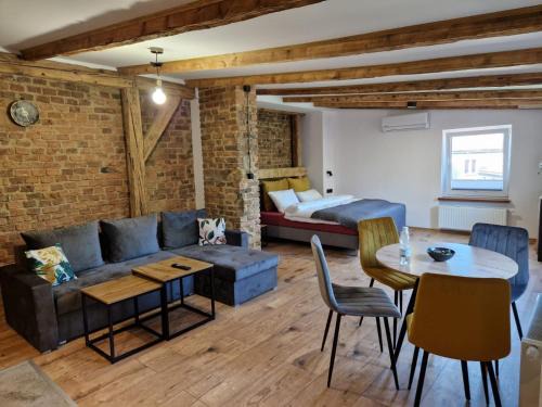 Katowice Apartment | Pet-Friendly Retreat at Aparthotel Krzywa | Rated 9.5/10