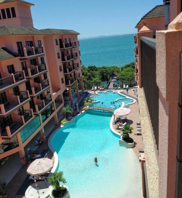 Jurere Apartment | Relax at ApartHotel no Jurerê Beach Village with Ocean Views