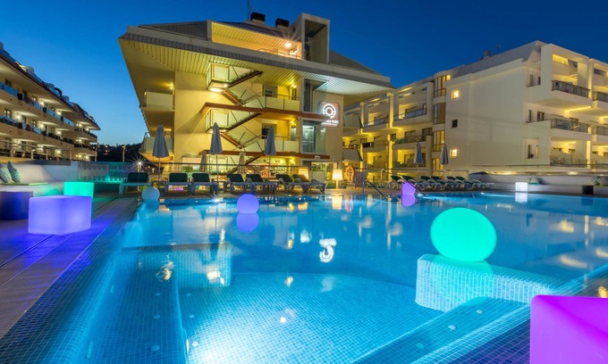 Santa Susanna Hotel | Comfortable Stay at Aparthotel Odissea Park - 4 Stars