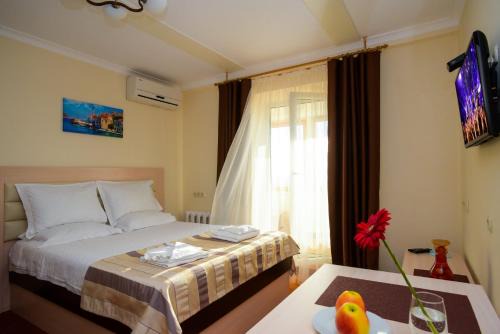 Solomjanskyj Apartment | Comfortable 4-Star ApartHotel on Klinichna St. - Family Friendly