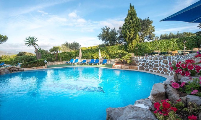 Alcanada Apartment | Experience Comfort at Aparthotel Ona Aucanada with Ocean Views