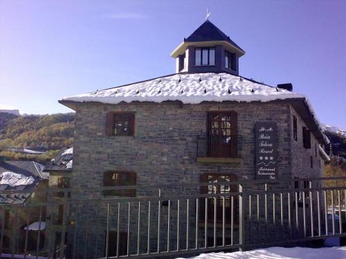 El Pueyo de Jaca Apartment | Discover Family-Friendly Comfort at Peña Telera Resort