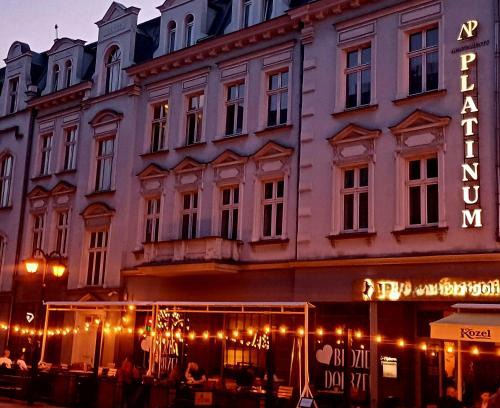 Inowroclaw Apartment | Pet-Friendly Aparthotel with Breakfast and Hot Tub Amenities