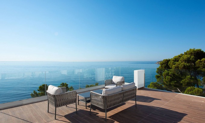 Palmanova Apartment | Elegant Aparthotel Ponent Mar: Oceanfront Bliss Awaits
