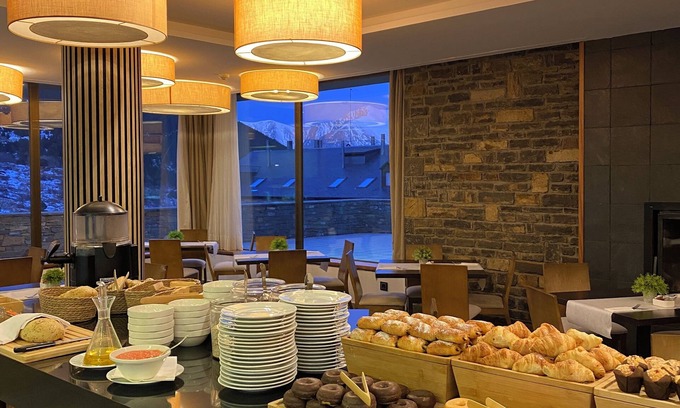 Taull Apartment | Pet-Friendly Aparthotel Siente Boí & Spa with Pool Access