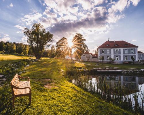 Horni Plana Apartment | Relax at Aparthotel & Wellness Knížecí cesta - 4-Star Retreat