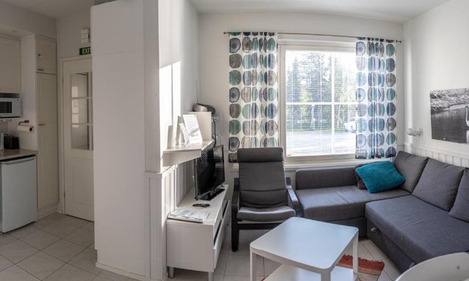 Akaslompolo Apartment | Family-Friendly Stay at Aparthotel YlläStar with Hot Tub