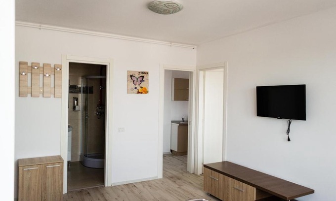 Navodari Apartment | Ocean View Retreat at Aparthotel Zada - 8/10 Guest Rated