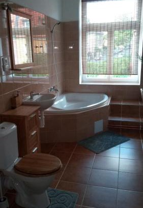 Frantiskovy Lazne Apartment | Family-Friendly Stay at Apartmá Anglická - Rated 9.1/10