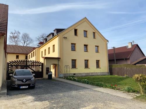 Cheb Apartment | Comfortable Stay at Apartmán Šimon - Pet & Child Friendly