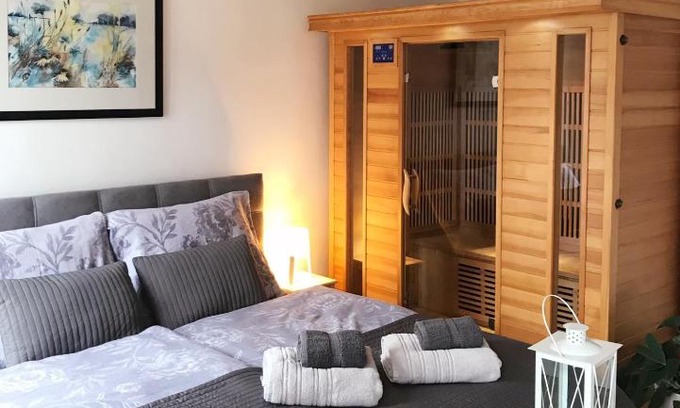 Jihlava Apartment | Cozy 2KK Apartment with Sauna & Aromatherapy Retreat
